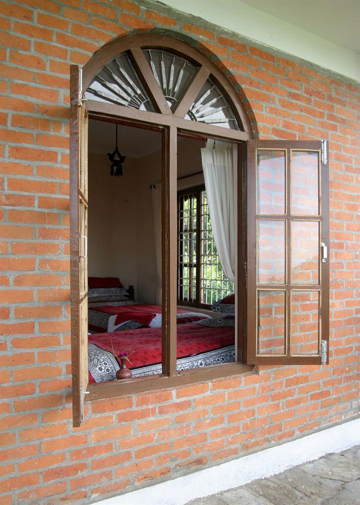 Peace Dragon alojamiento Pokhara Exterior foto